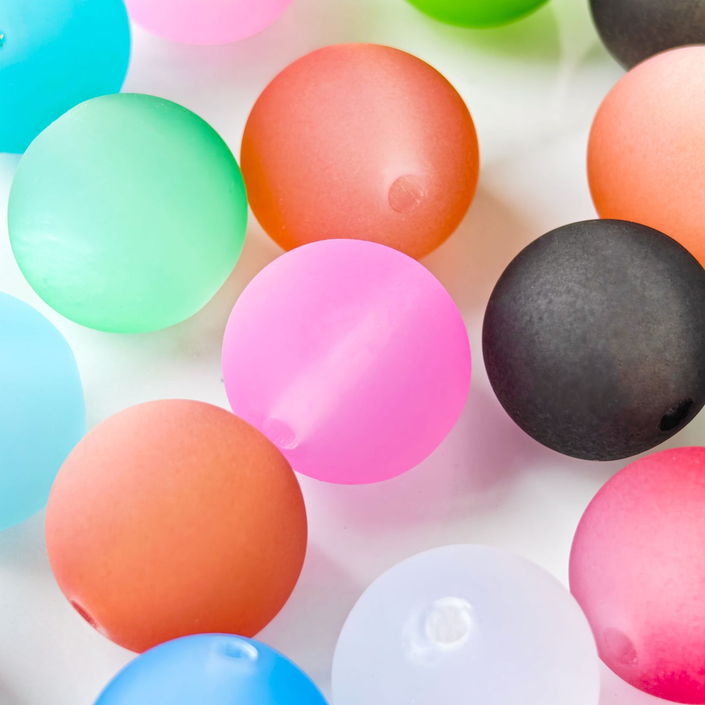 AA013 15pcs 20mm Colorful Opaque Acrylic Round Beads Plastic For DIY Jewelry Making,pens, keychain, phonechain