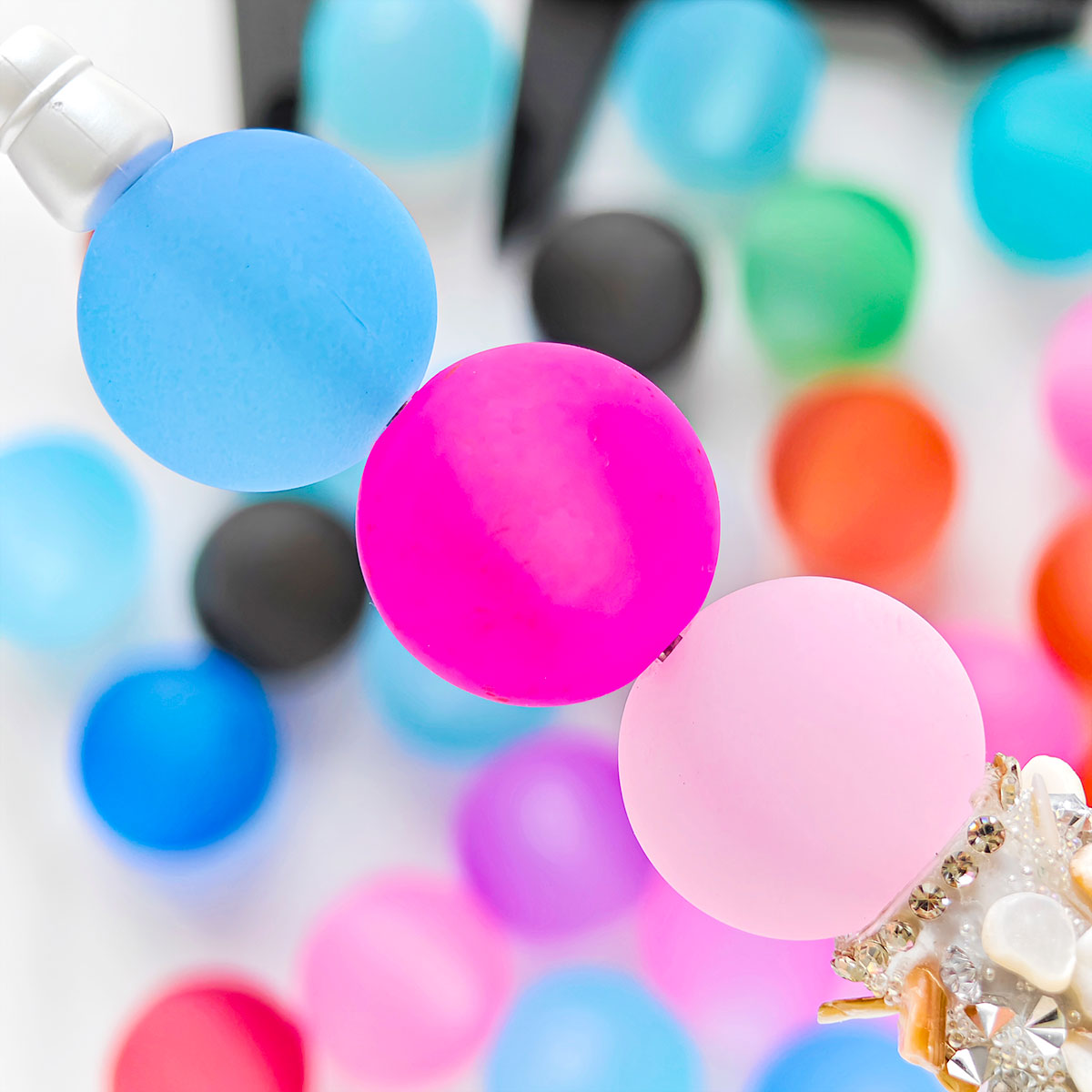 AA013 15pcs 20mm Colorful Opaque Acrylic Round Beads Plastic For DIY Jewelry Making,pens, keychain, phonechain